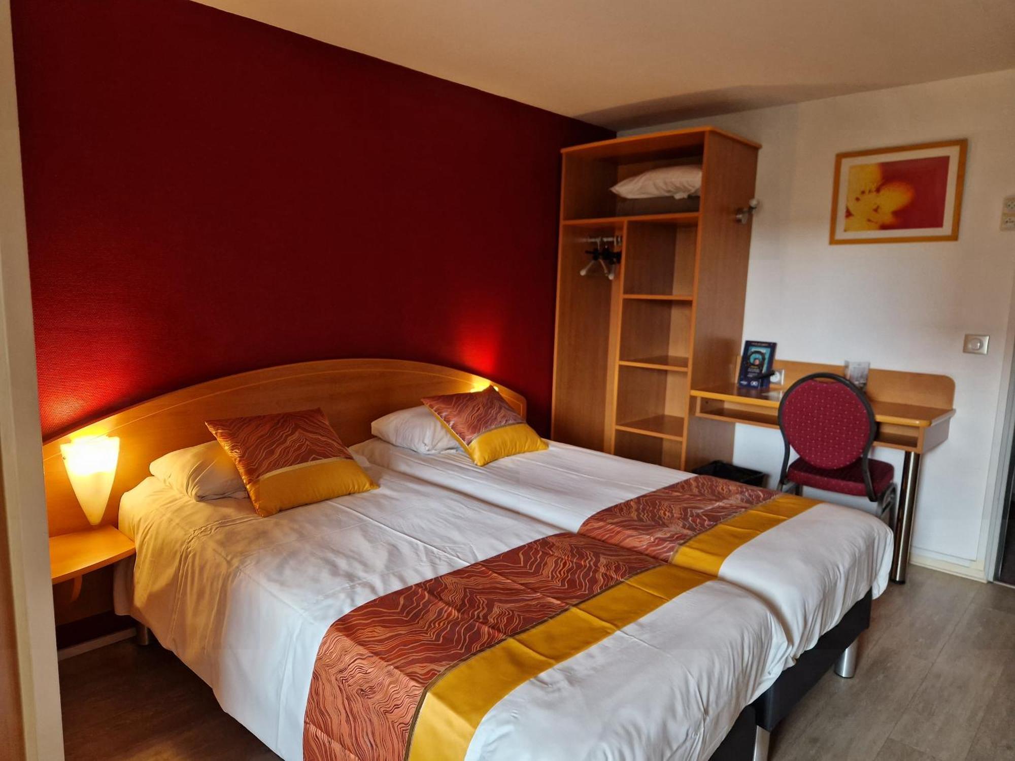 Hotel Prest'hotel Chavelot 2*