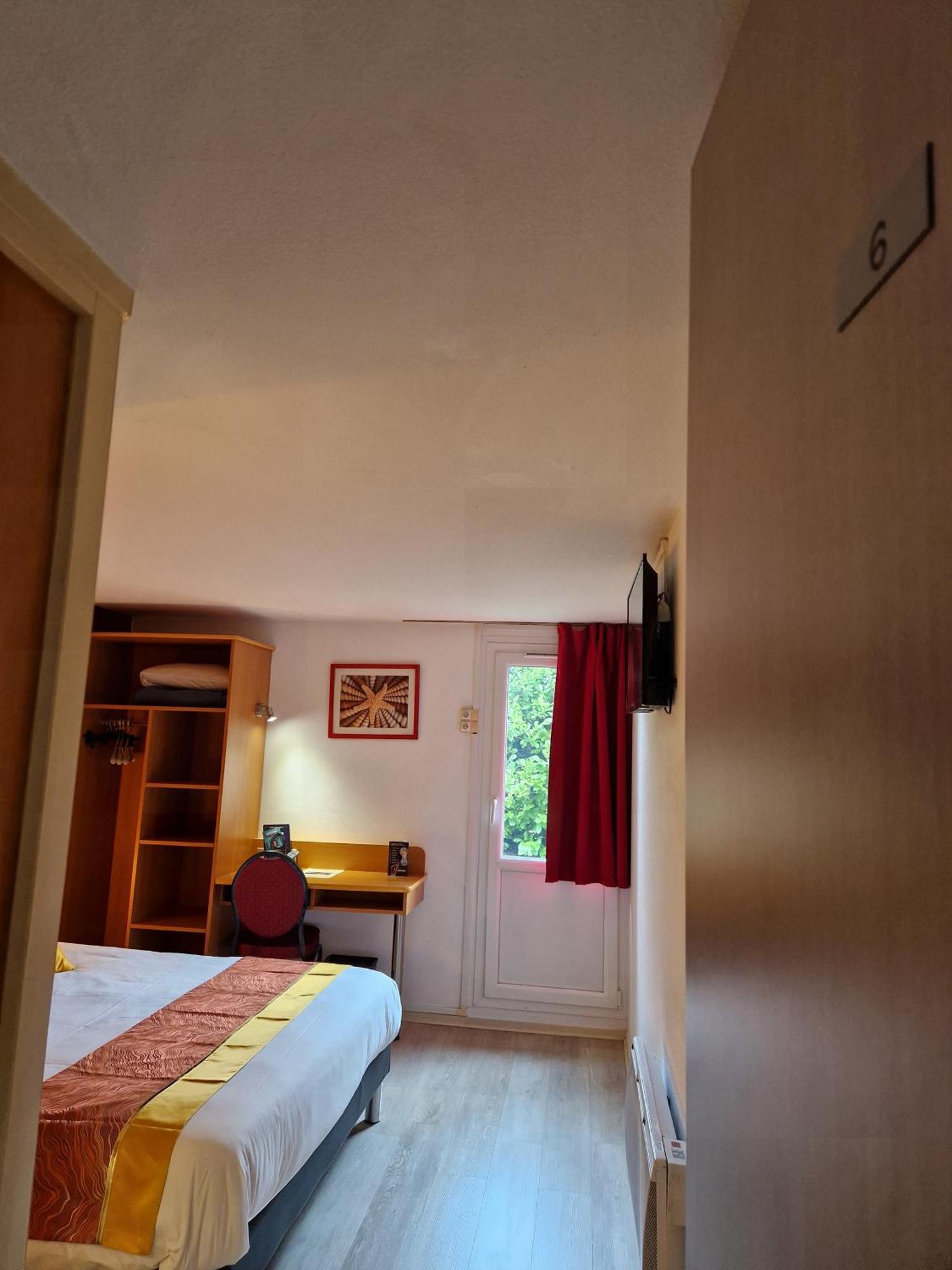Prest'hotel Chavelot Hotel 2*