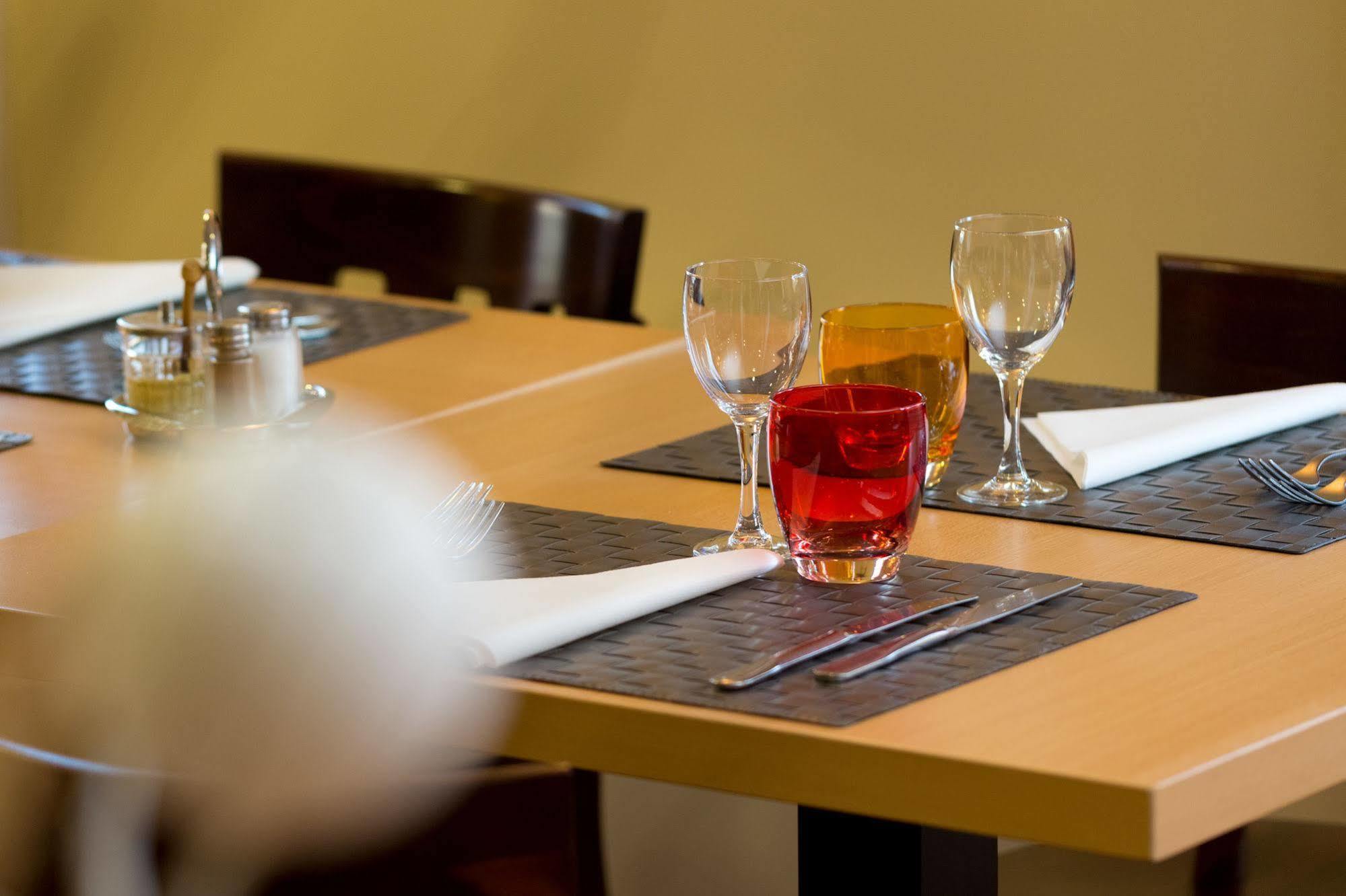 Hotel Prest'hotel Chavelot 2*