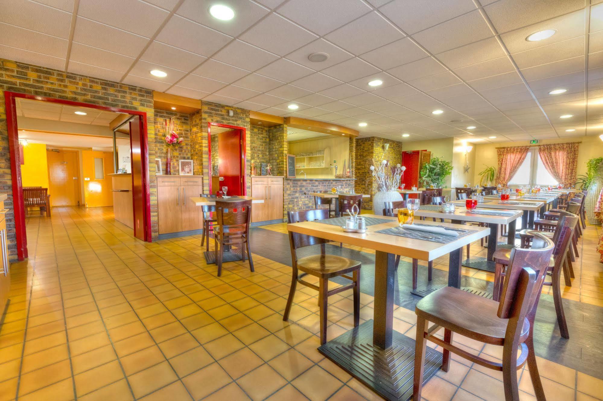 Hotel Prest'hotel Chavelot 2*